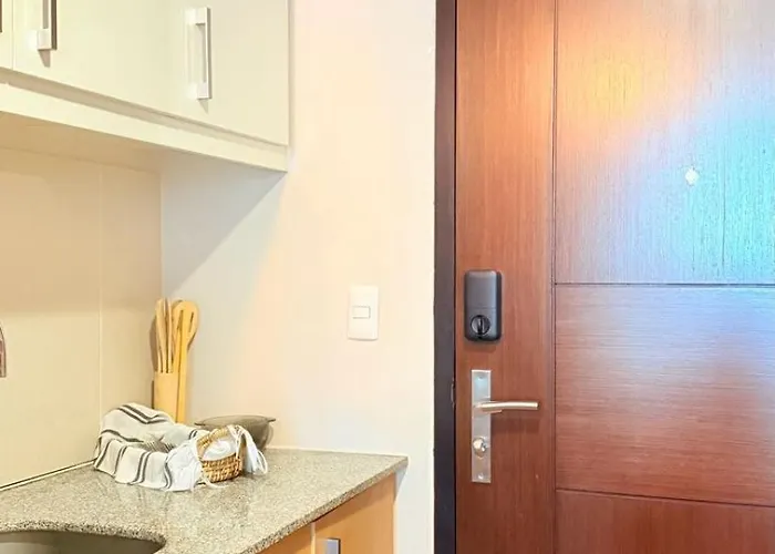 Uptown Parksuites Tower One - Bgc Taguig,